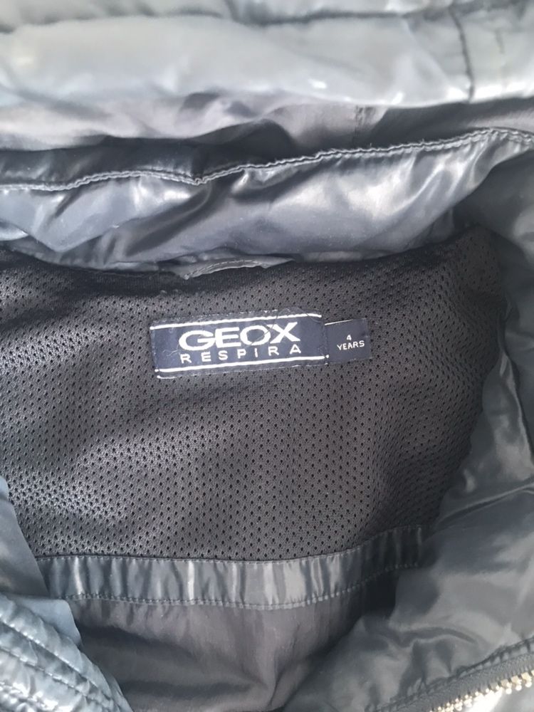Продам куртку для мальчика Geox