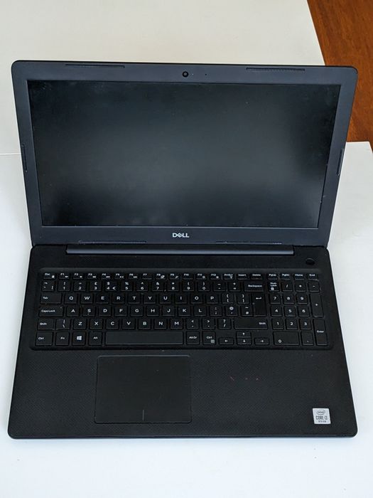 Лаптоп Dell Vostro с i3 Intel 10th gen, 10то поколение процесор - 15"