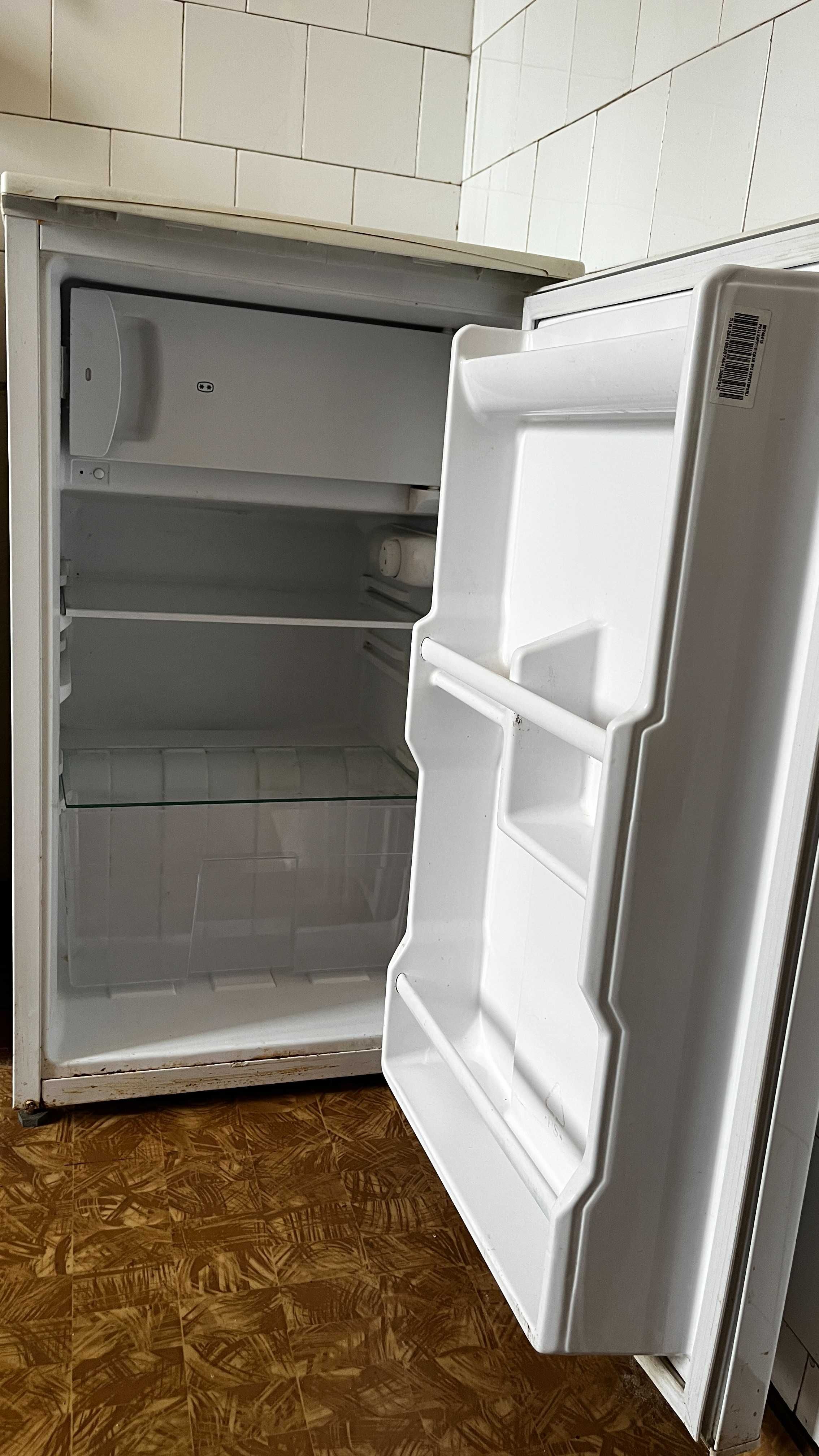 Работещ хладилник с мини камера Diplomat