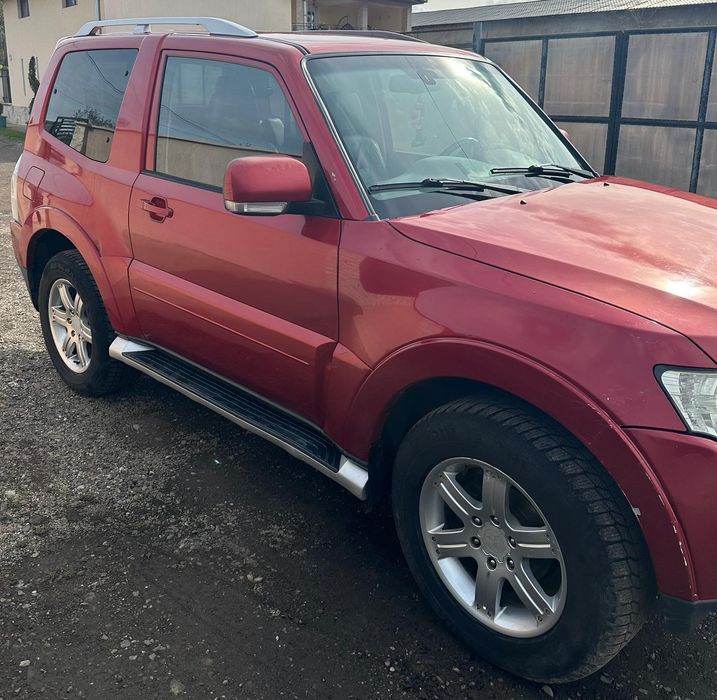 Vând Mitsubishi Pajero MK4