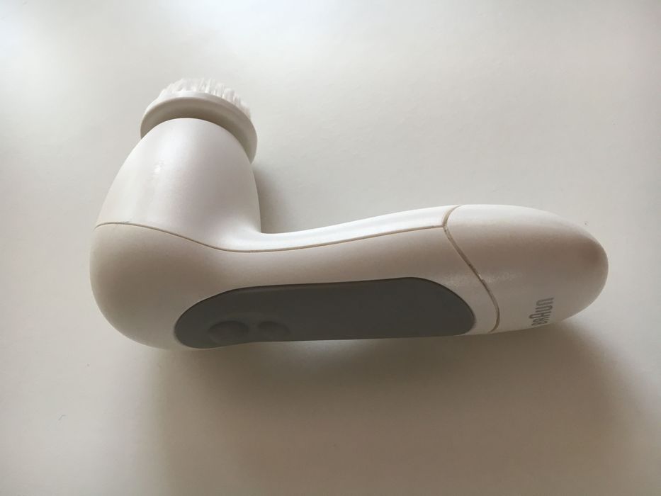 Четка за почистване на лице Brown