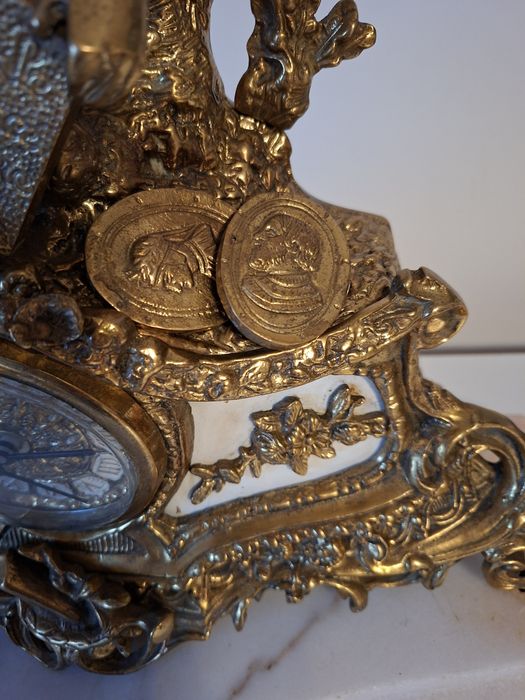 Ceas de șemineu, bronz