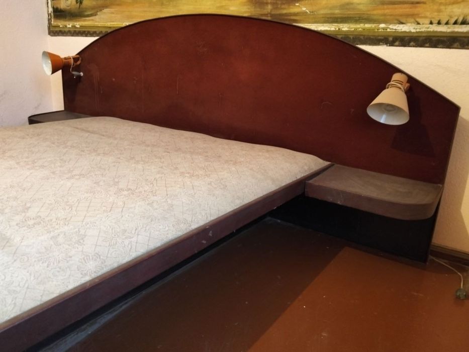 Продаю спальную куровать б/у