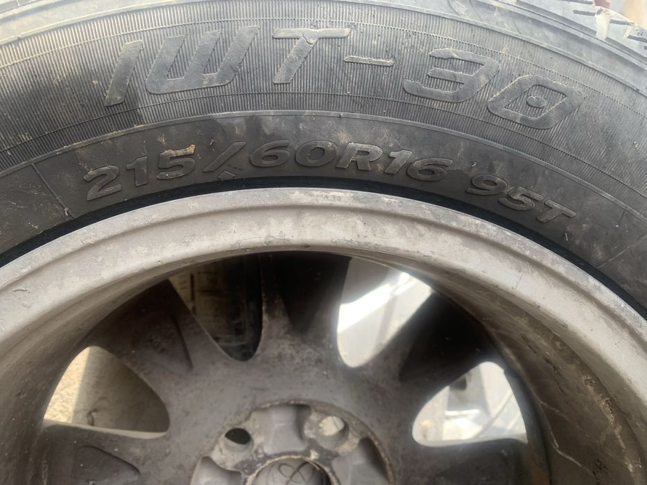 Продаются шины зимние 215/60 R 16