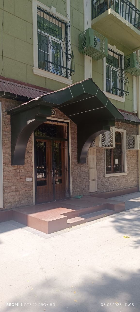 Чиланзар торг.центр офис -140м2.