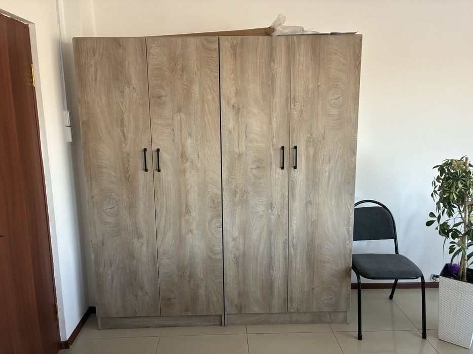 Распродаю офисные шкафы