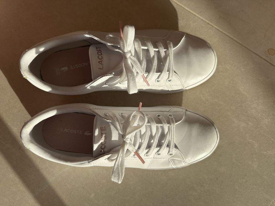 Бели кецове Lacoste