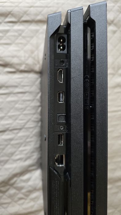 Ps4 pro, 1TB+ 5 jocuri