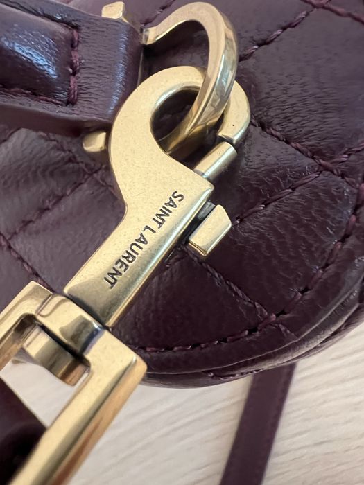 Чанта бордо на YSL vanity bag