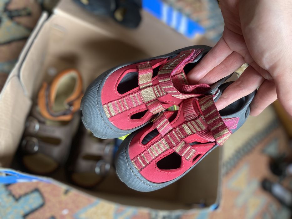 Lot 4 perechi sandalute marime 25