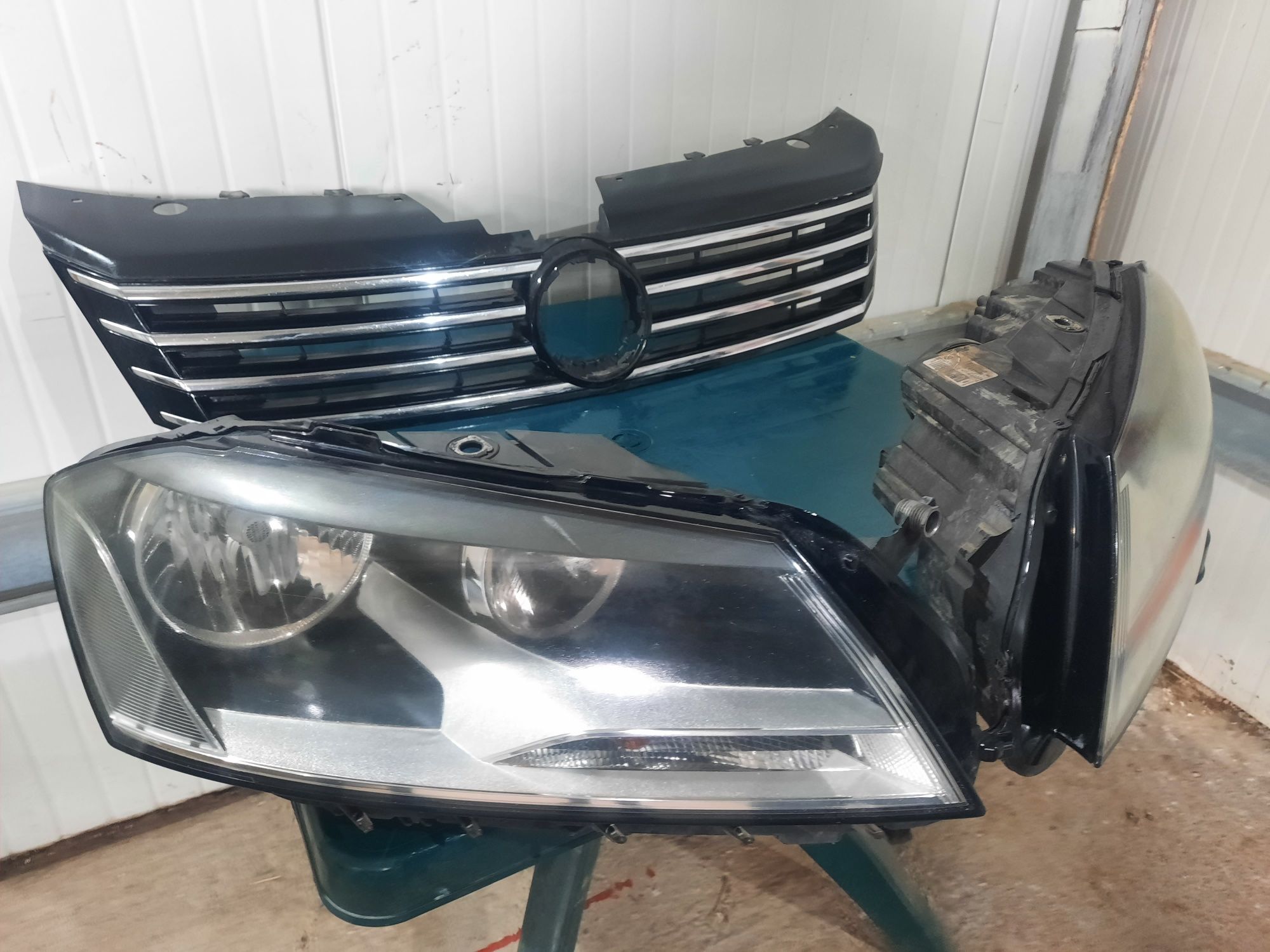 Faruri stanga dreapta grila centrala vw passat b7 2011 / 2015