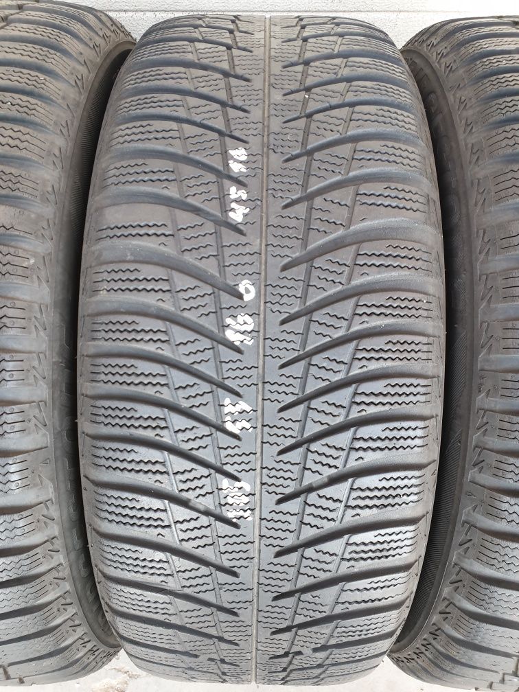 Зимни гуми 4 броя BRIDGESTONE Blizzak LM001 205 55 R16 дот 4616