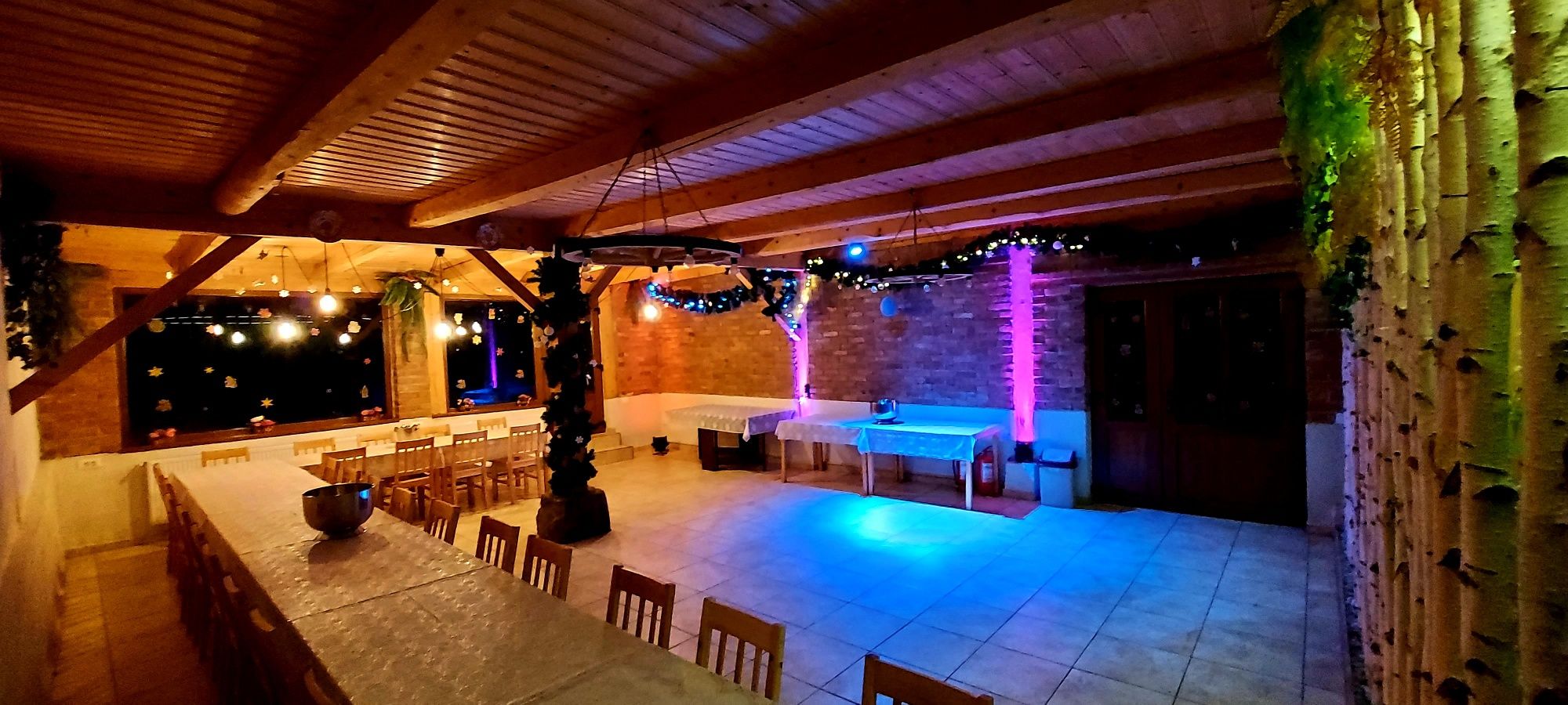 Cabana cu piscina și ciubar de inchiriat / Inchiriez Cabana/Cazare/Eve