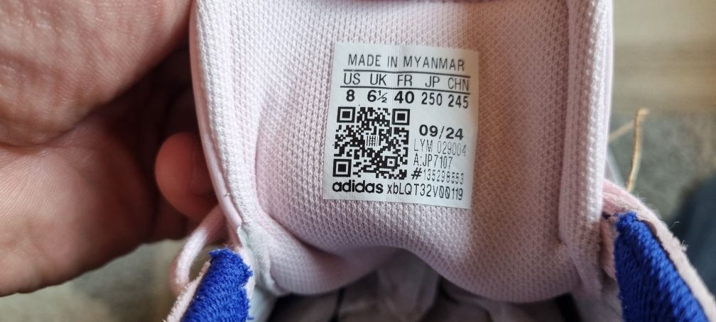 Adidasi dama Adidas Barreda Roz/Pink nr.40/ 6 1/2. Nou,autentic.