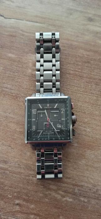 Часовник DKNY - оригинален