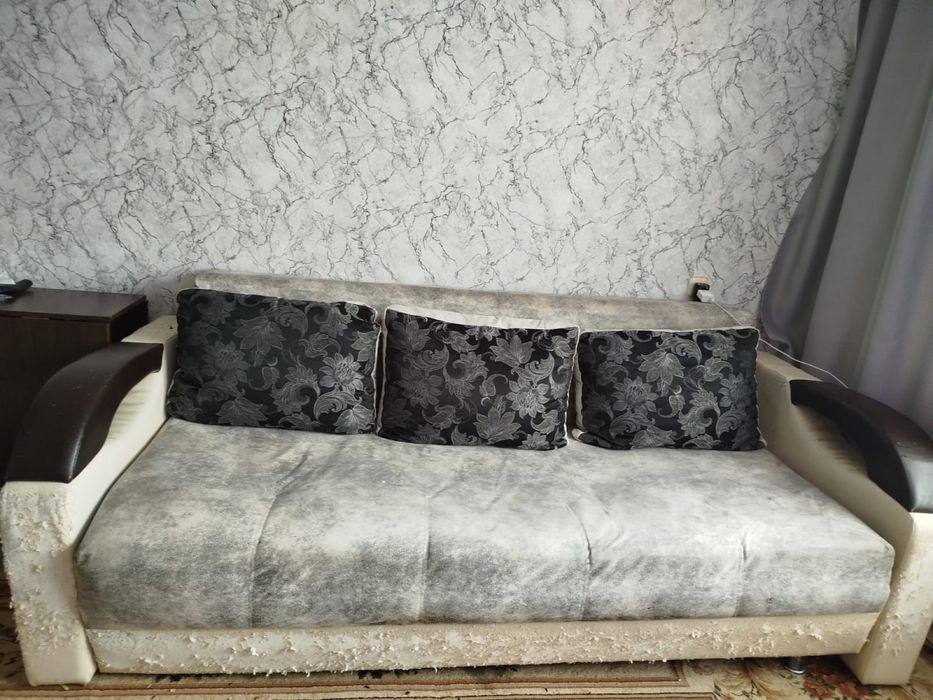 Отдам даром диван