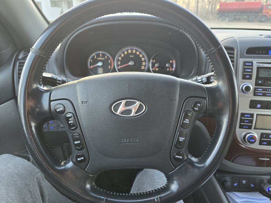 Vând Hyundai Santa Fe