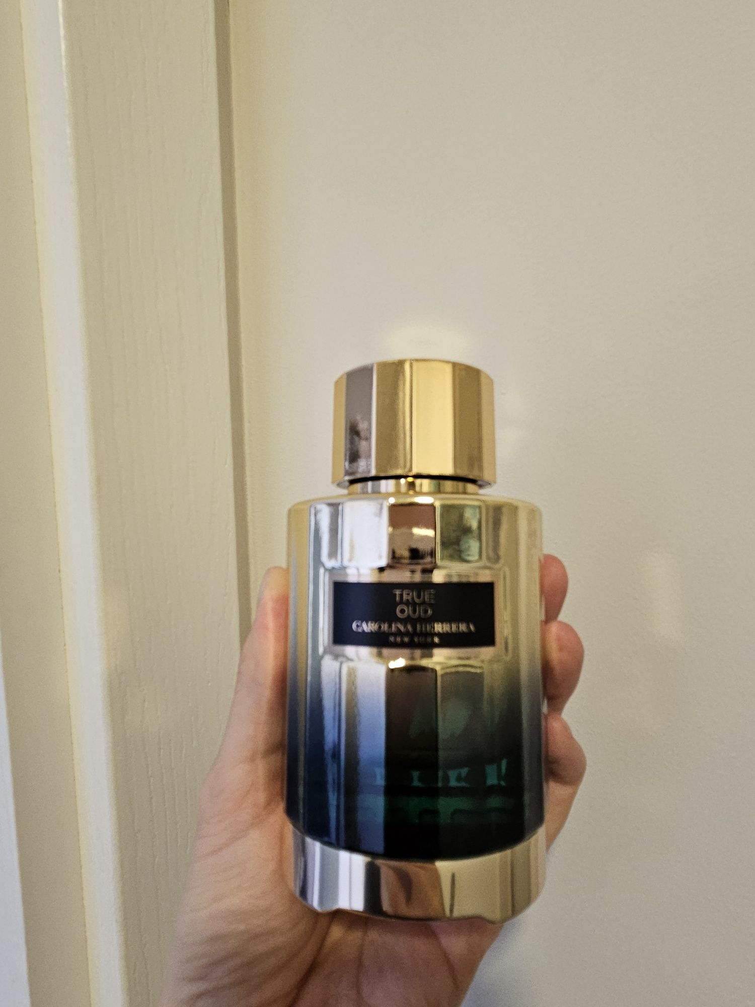 Парфюм Carolina Herrera Confidential TRUE OUD EDP 100мл