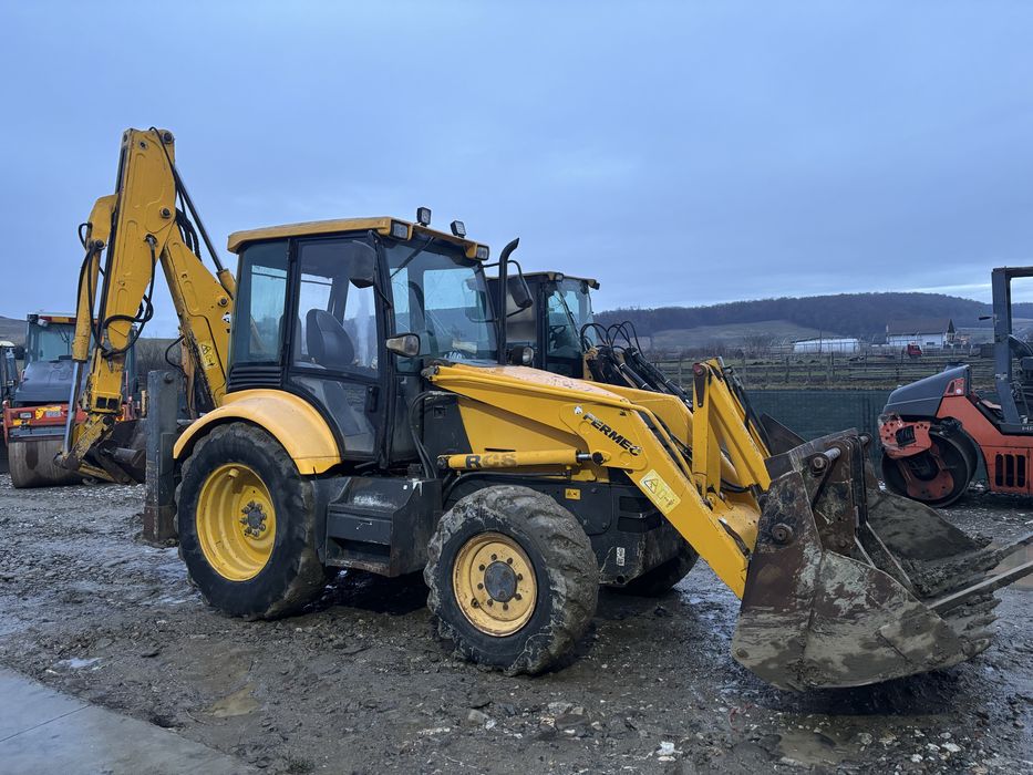 Buldoexcavator FERMEC 3 cupe si picon