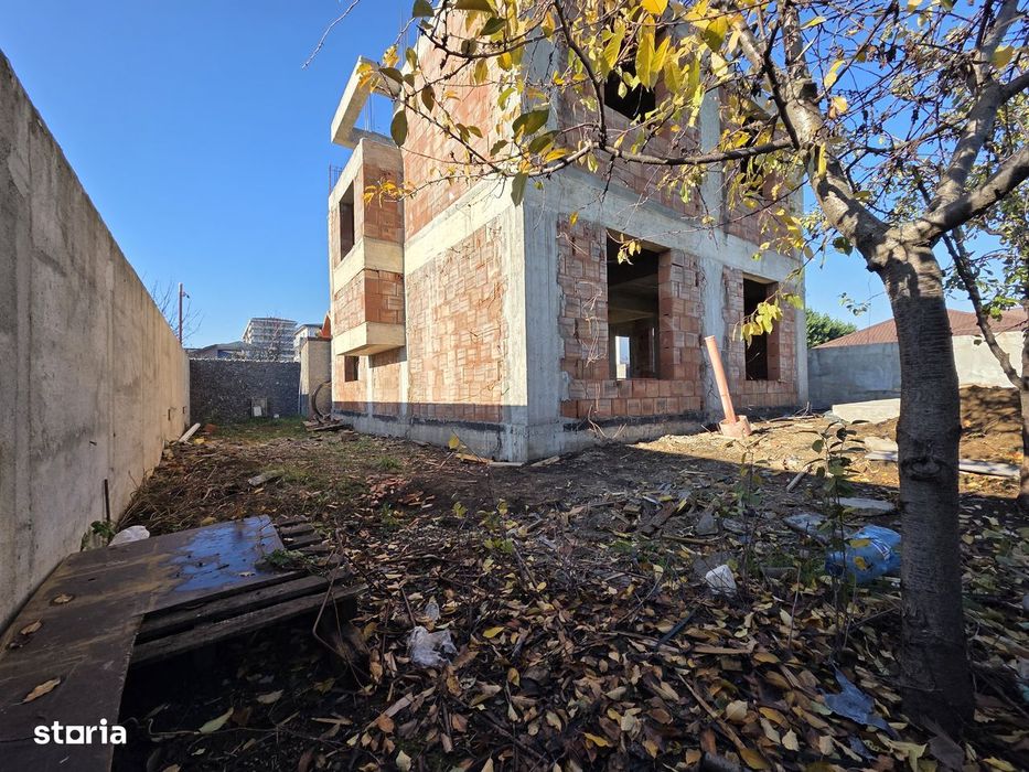 Casă 5 camere luminoasă cu beci & pod mansardabil în Bragadiru central