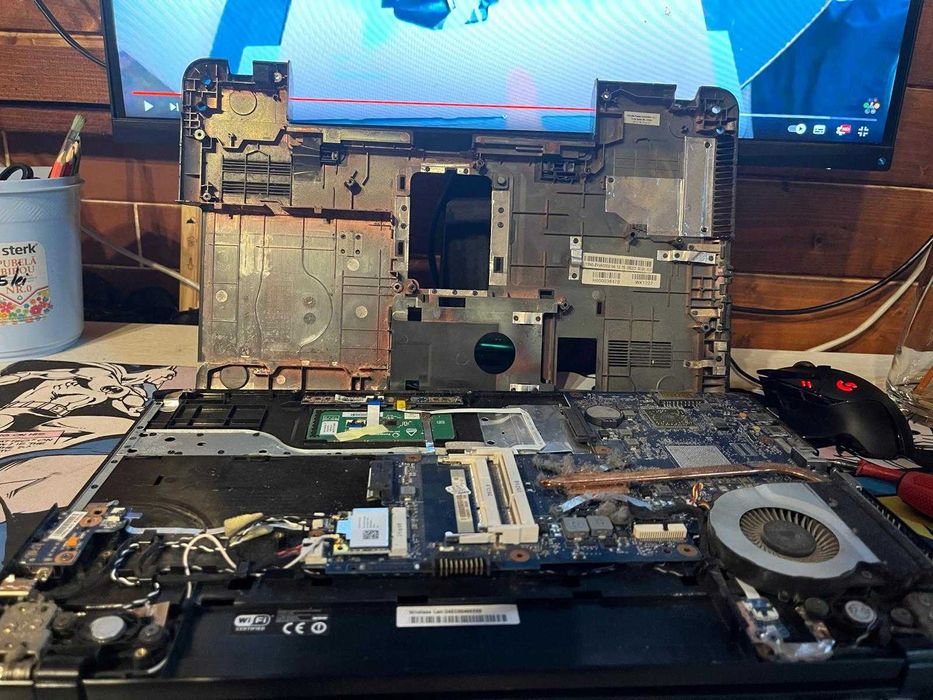 Repar si fac mentenanta laptop-urilor, pc-urilor si consolelor