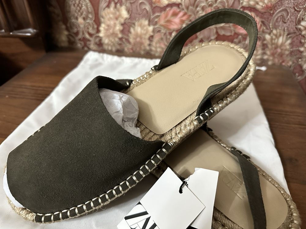 Кожаные НОВЫЕ босоножки ZARA 42 размера