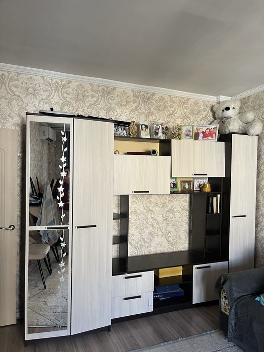 Продам мебельную стенку