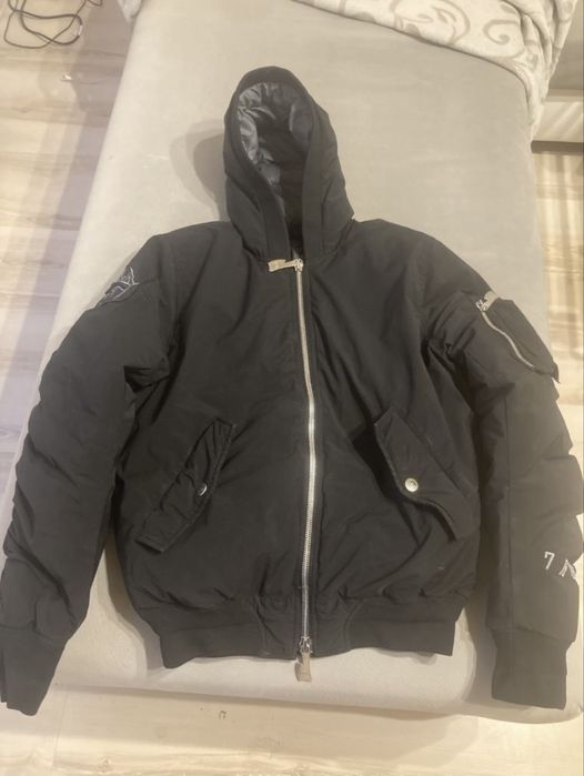 Рядко бомбър яке с качулка на LUDA