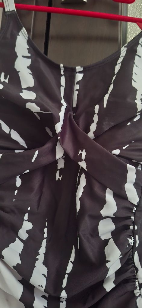Costume de baie noi