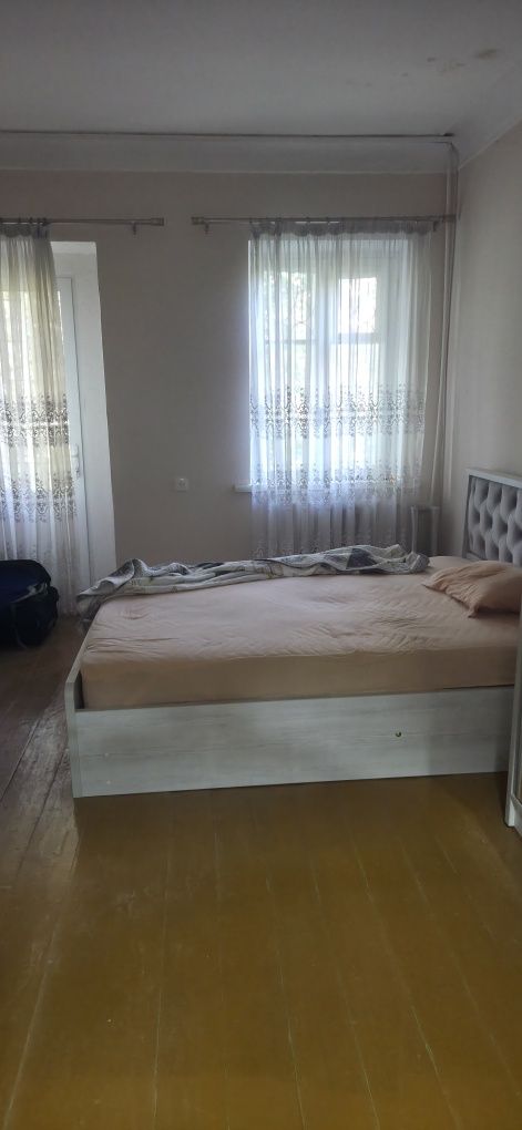 Продаётся квартира Яккасарайский район ор Сазанчик кафе
