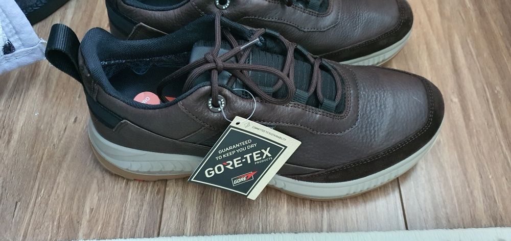 Vând sneakers maro, marca Lloyd