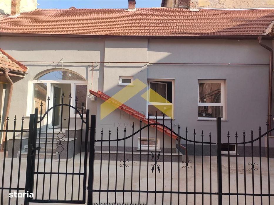 Casa cu 3 camere de vanzare in centrul Aradului