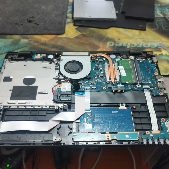 Dezmembrez Fujitsu Lifebook A3510 I3 1005G1