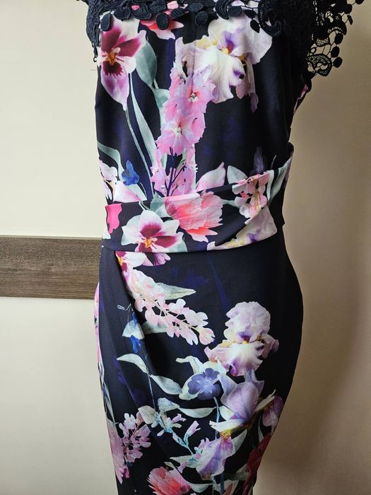 Официална ,елегантна рокля на LIPSY