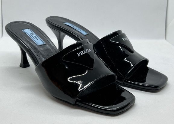 Винтидж чехли Prada