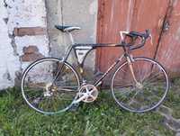 Bicicleta cursiera vintage Peugeot, echipata Shimano Sante