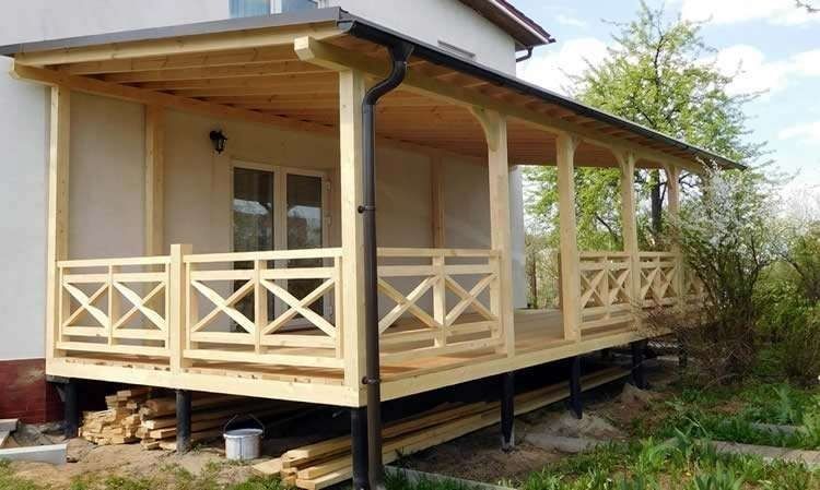 Executam terase și foișoare