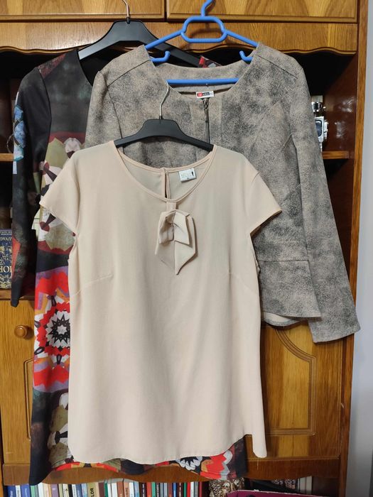 Vând haine damă mărimea M și 42