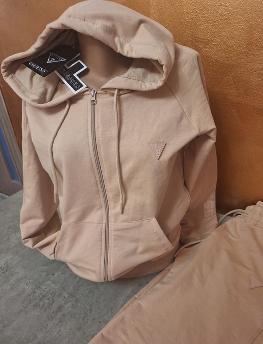 Trening dama Guess