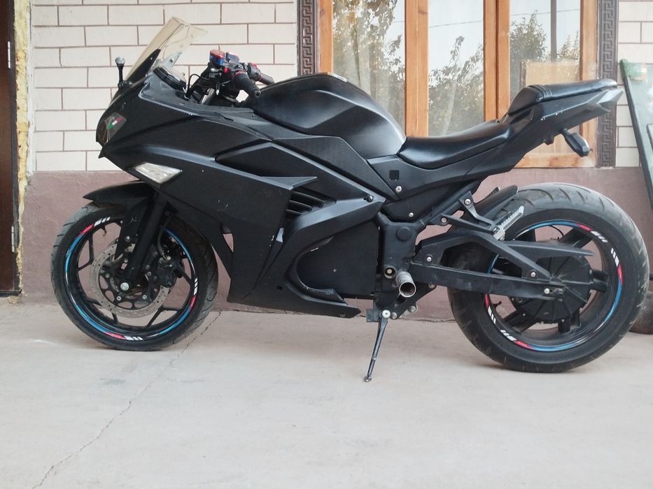 Продаётся электромотоцикл yamaha r3 год выпуска 2024 год