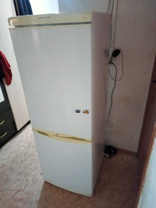Продам холодильник