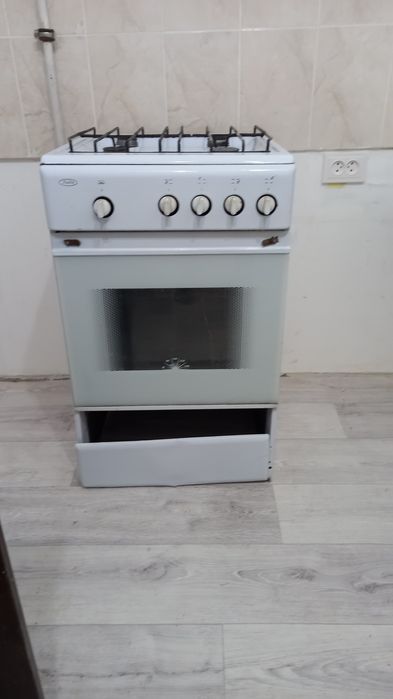 Газовая плита белая
