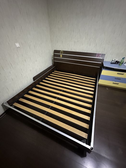 De vanzare pat 160/200