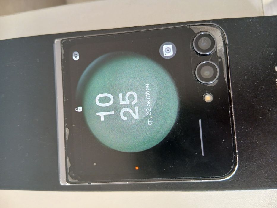 Samsung Flip 5 требует ремонта