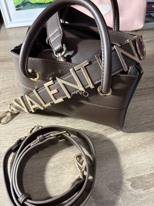 Чанта на Valentino