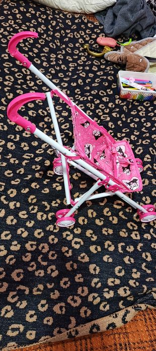 Коляска  для кукол в отличном состоянии