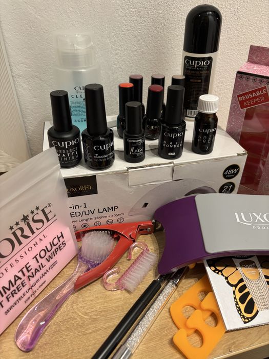 Set unghii semi + lampa si accesorii