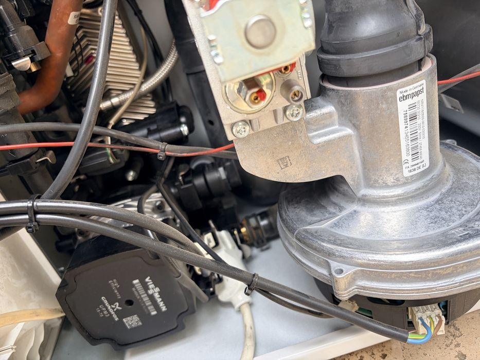 Dezmembrez Centrala Viessmann Vitodens 100