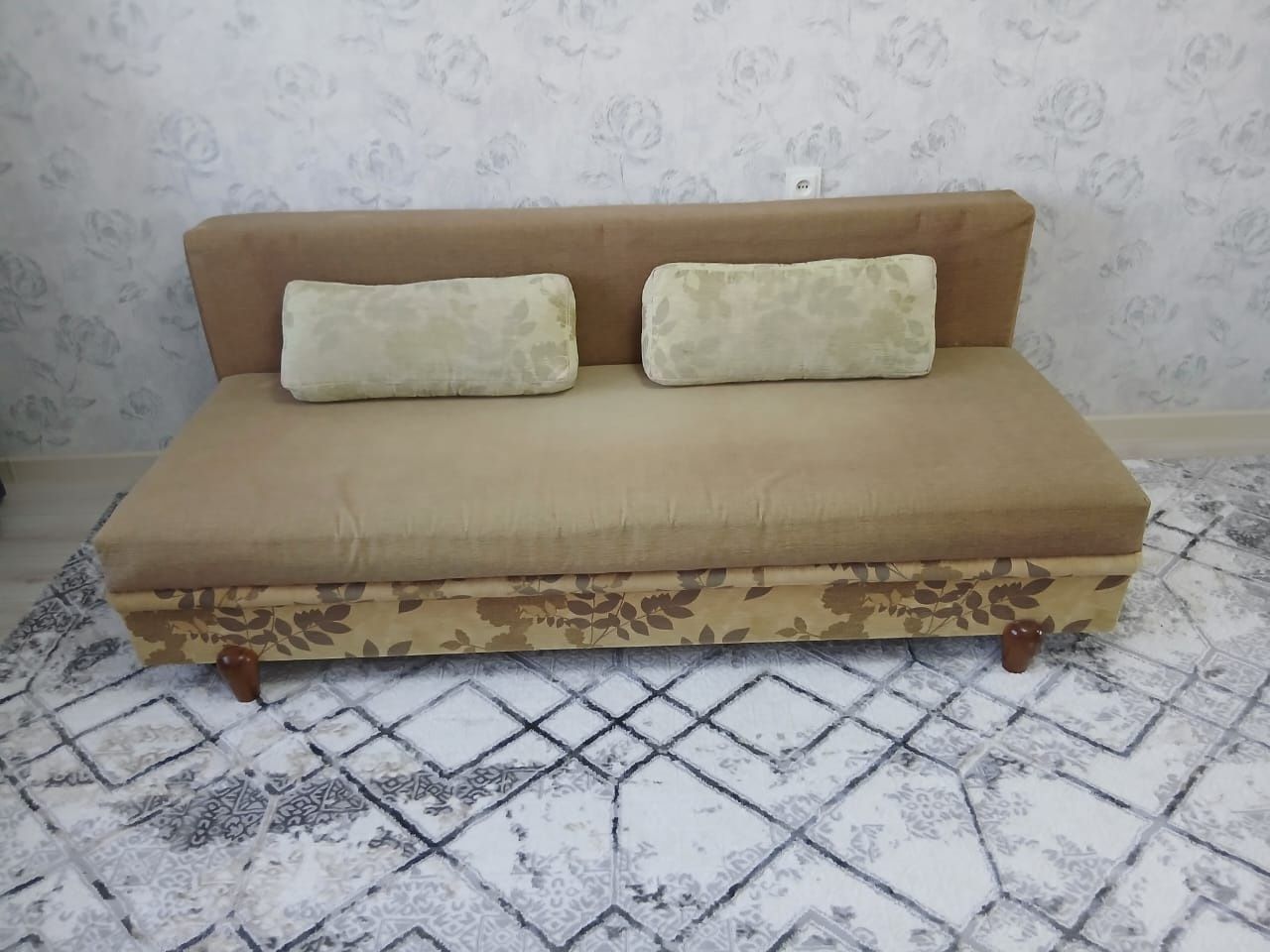 Продам диван. Б/у.