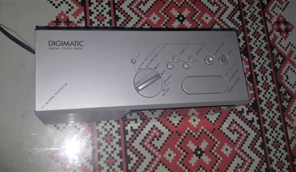 Radio LW/FM cu ceas albastru Sony ICF C16L (Germania)